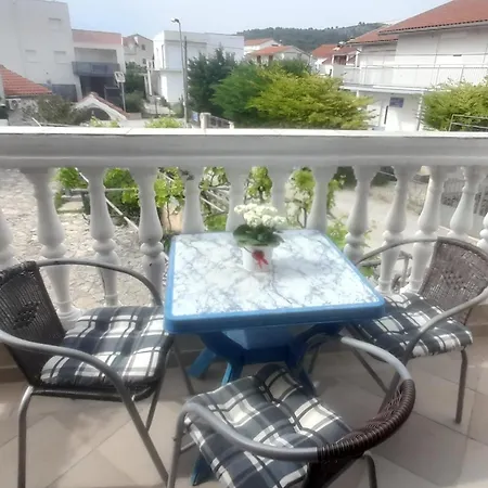 アパート With A Parking Space Tribunj, Vodice - 23034 *